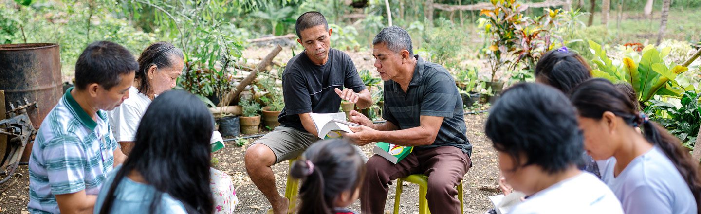 Philippus-Programm: Bibelgruppe auf den Philippinen